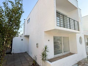 Amplia Casa Condominio Los Otoñales II, Puente Alto.