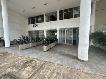 Se vende edificio en Av 6