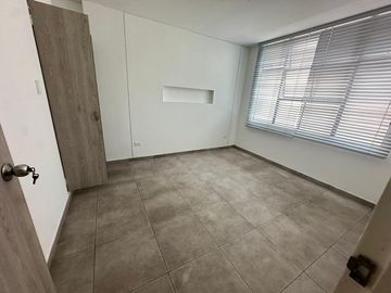 Se vende edificio en Av 6