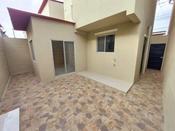 VENDO  OPORTUNIDAD ACEPTO BIESS,  VILLA ITALIA GENOVA ,DOS PLANTAS