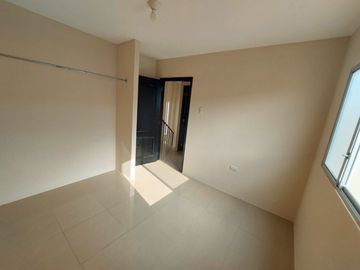 VENDO  OPORTUNIDAD ACEPTO BIESS,  VILLA ITALIA GENOVA ,DOS PLANTAS