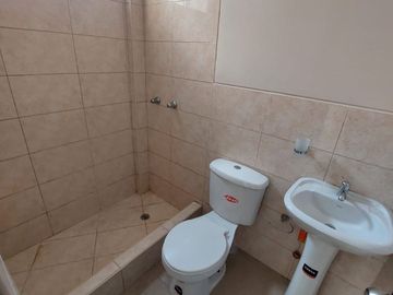 VENDO  OPORTUNIDAD ACEPTO BIESS,  VILLA ITALIA GENOVA ,DOS PLANTAS