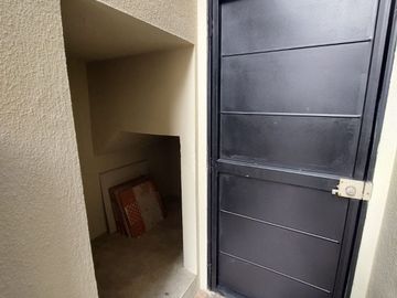 VENDO  OPORTUNIDAD ACEPTO BIESS,  VILLA ITALIA GENOVA ,DOS PLANTAS