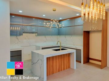 Modern Contemporary House with Swimming Pool in Royale Cebu