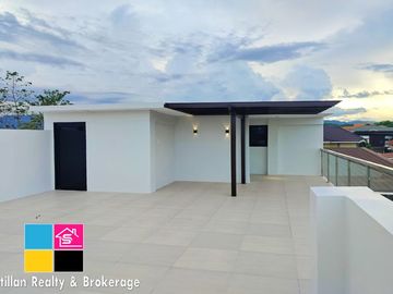 Modern Contemporary House with Swimming Pool in Royale Cebu