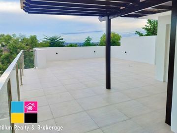 Modern Contemporary House with Swimming Pool in Royale Cebu