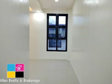Modern Contemporary House with Swimming Pool in Royale Cebu