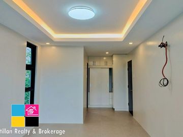Modern Contemporary House with Swimming Pool in Royale Cebu