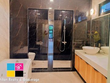 Modern Contemporary House with Swimming Pool in Royale Cebu