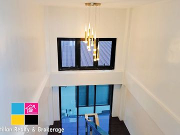 Modern Contemporary House with Swimming Pool in Royale Cebu