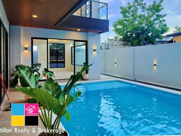 Modern Contemporary House with Swimming Pool in Royale Cebu