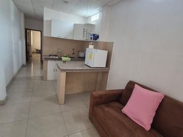 Casa Rentera en Venta en la Alborada, 2 Departamentos, 1 Garaje, Norte de Guayaquil.
