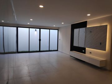 CASA EN VENTA PARQUE CUERNAVACA LOMAS DE ANGELOPOLIS
