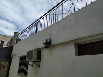 Vendo casa en Barrio Antartida, URQUIZA 8000