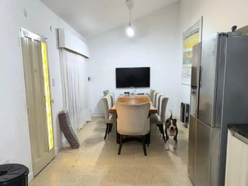 Vendo casa en Barrio Antartida, URQUIZA 8000