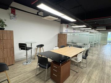 Oficina Prime Implementada de 253 m² con Vista Al Golf Los Incas en Surco