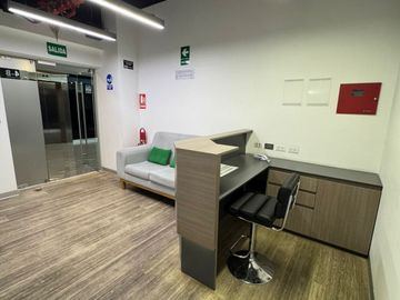 Oficina Prime Implementada de 253 m² con Vista Al Golf Los Incas en Surco