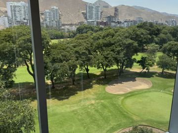Oficina Prime Implementada de 253 m² con Vista Al Golf Los Incas en Surco