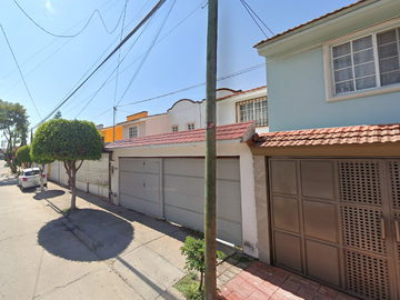 VENDO CASA EN EL CONDADO PLUS, LEON-GTO