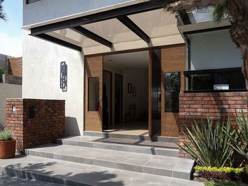 Casa en Venta en Club de Golf La Loma con Alberca.