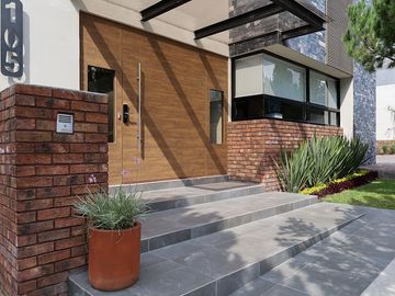 Casa en Venta en Club de Golf La Loma con Alberca.