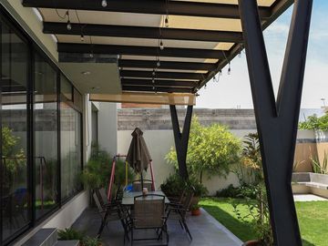 Casa en Venta en Club de Golf La Loma con Alberca.