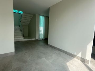 Casa en venta, Urb. Aires de Batán -  vía Samborondón