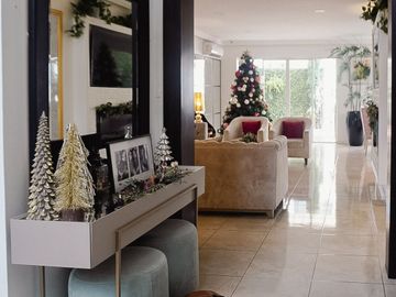 Casa en venta, Urb. Portón del Río - La Aurora