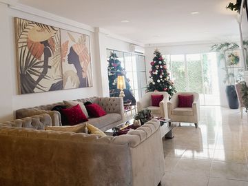 Casa en venta, Urb. Portón del Río - La Aurora