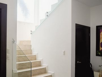 Casa en venta, Urb. Portón del Río - La Aurora
