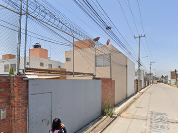 Casa en Remate Bancario en C. Evenecer 5, Nuevo Leon, Guentes de Guadalupe, Puebla. (65% debajo de su valor comercial, solo recursos propios)