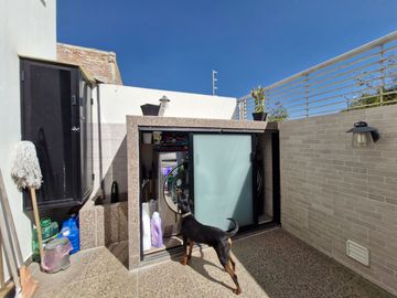 Casa Residencial en venta en fracc Solares Zapopan cuenta con sotano