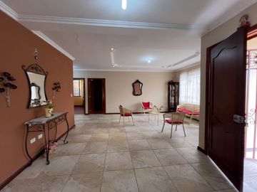 En venta casa en Azogues, sector Pampa Vintimilla