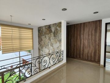 Casa en Monte Magno con Jardín construida en 2 terrenos.