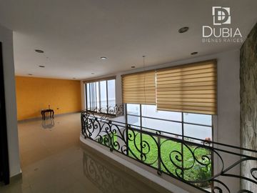 Casa en Monte Magno con Jardín construida en 2 terrenos.