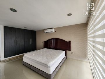 Casa en Monte Magno con Jardín construida en 2 terrenos.