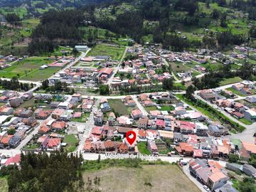 En venta casa en Biblian, en la Velasco Ibarra