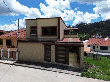 En venta casa en Biblian, en la Velasco Ibarra
