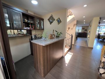 En venta casa en Biblian, en la Velasco Ibarra