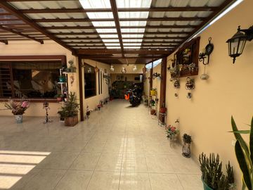 En venta casa en Biblian, en la Velasco Ibarra
