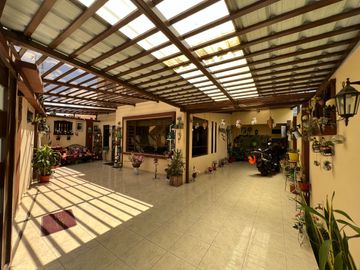 En venta casa en Biblian, en la Velasco Ibarra