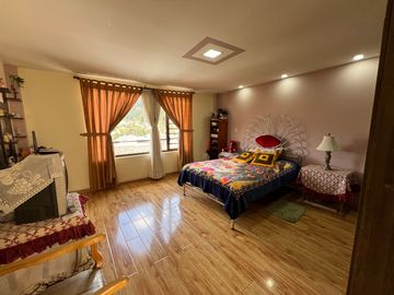 En venta casa en Biblian, en la Velasco Ibarra