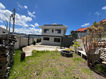 Casa en Venta en Azogues, en el sector el Pampero