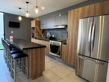 CASA EN VENTA EN CAPITAL NORTE