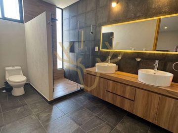 CASA EN VENTA EN CAPITAL NORTE