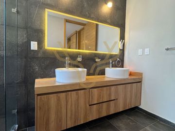 CASA EN VENTA EN CAPITAL NORTE