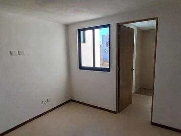PRECIOSA Y AMPLIA CASA EN RECUPERACIÓN BANCARIA (NO CREDITOS), EXCELENTE UBICACIÓN EN COL. JARDINES DE SAN MANUEL, PUEBLA