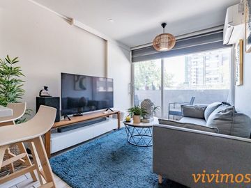 Moderno departamento de 2 dormitorios y 2 baños, estilo mariposa, en  ubicado barrio nuevo, cercano a Metro Rodrigo de Araya.