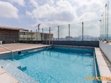 Moderno departamento de 2 dormitorios y 2 baños, estilo mariposa, en  ubicado barrio nuevo, cercano a Metro Rodrigo de Araya.
