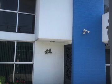 Vendo excelente casa en Valle Dorado.